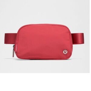 Lululemon Everywhere Belt Bag- NWT